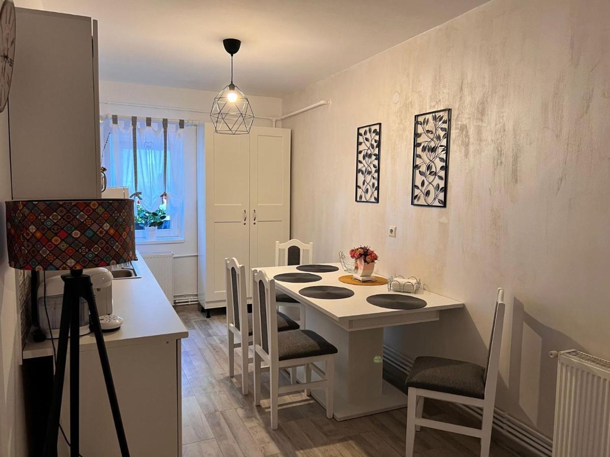 Sweet Home Apartament เปรดัล ภายนอก รูปภาพ